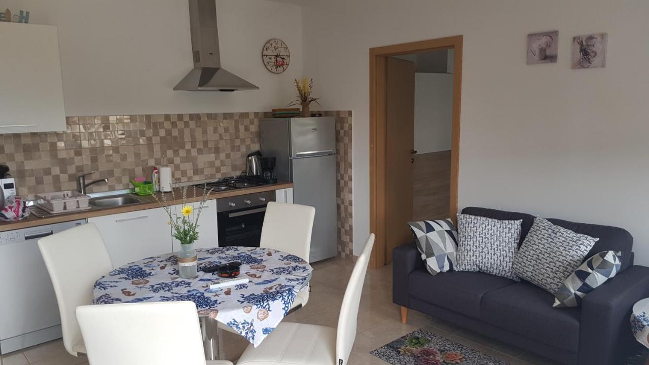 Apartman Luka Banjole Exterior foto